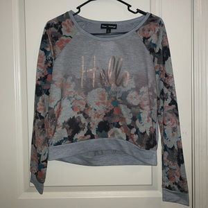 A flowered long sleeve🌺